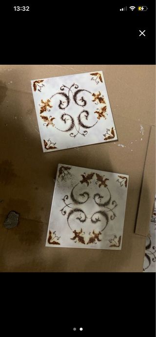 Azulejo antiguo decorado