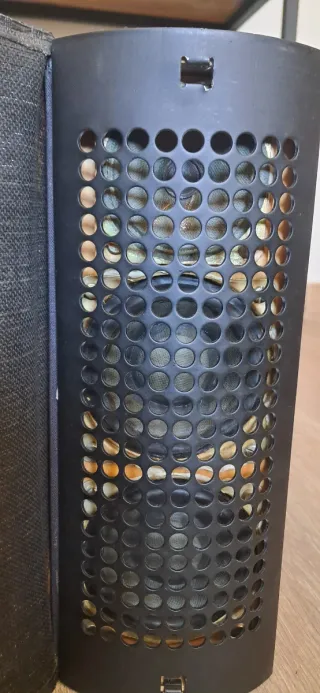 Altavoces decorativos en forma de libro.