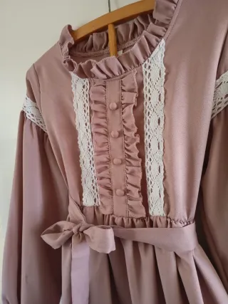 Vestido Lolita rosa con volantes