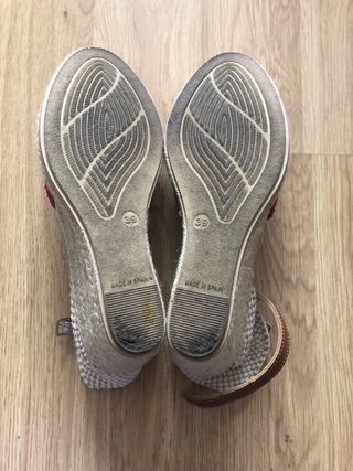 Sandalias de cuña rojas