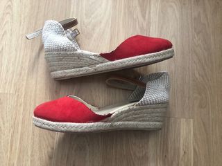 Sandalias de cuña rojas