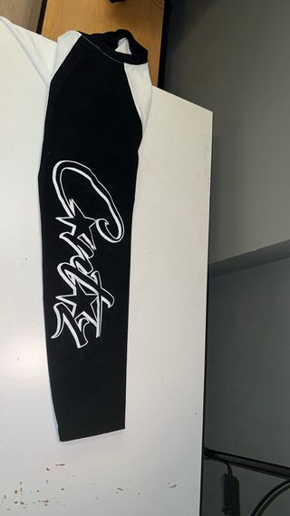 Camiseta Corteiz Manga Larga Blanca y Negra