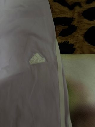 Leggin Adidas morada con líneas blancas Talla S