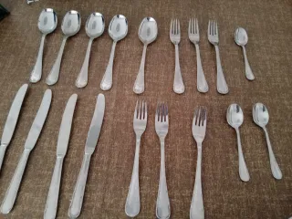 Juego de cubiertos de acero inoxidable