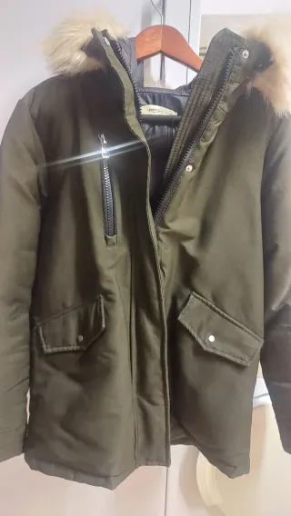 Abrigo Mango verde oliva acolchado