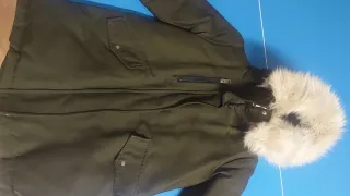 Abrigo Mango verde oliva acolchado