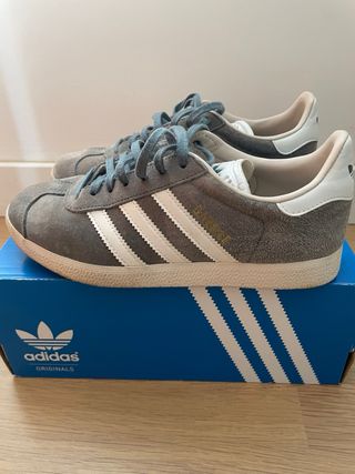 Tenis Adidas Verde y Blanco