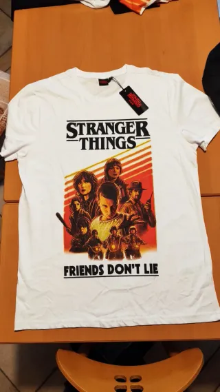 Tshirt Stranger Things taglia XL nuova