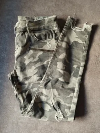 Pantalones Camuflaje Slim Fit Desgastados