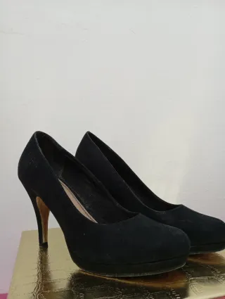 Zapatos de tacón negros Tamaris talla 39