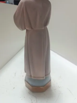 Niño Jesús con cruz