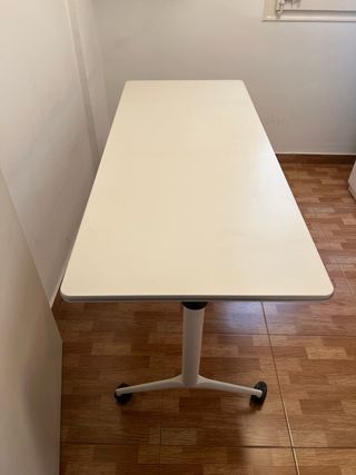 Tavolo da ufficio pieghevole bianco