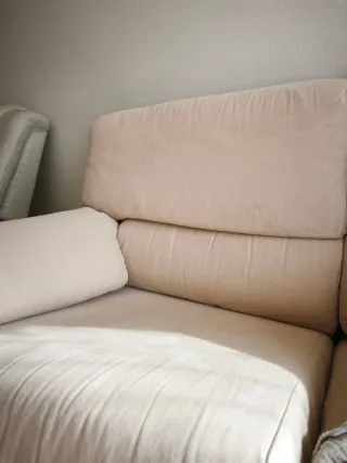 Sofá 2 plazas beige y verde con funda de regalo
