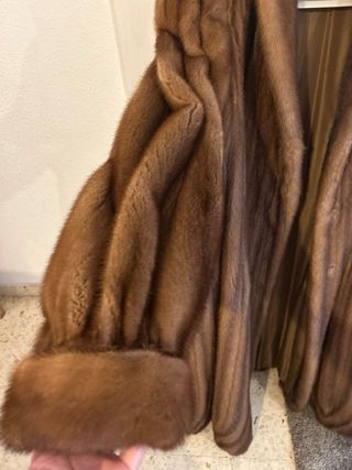 Abrigo de piel color canela