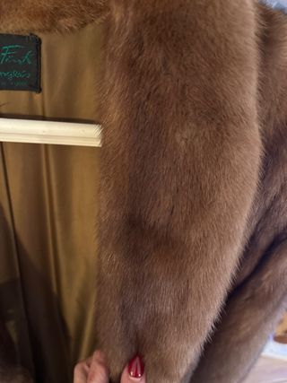 Abrigo de piel color canela