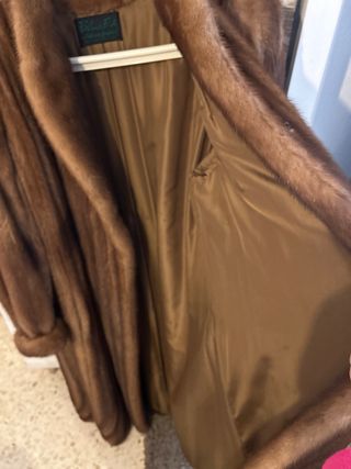 Abrigo de piel color canela