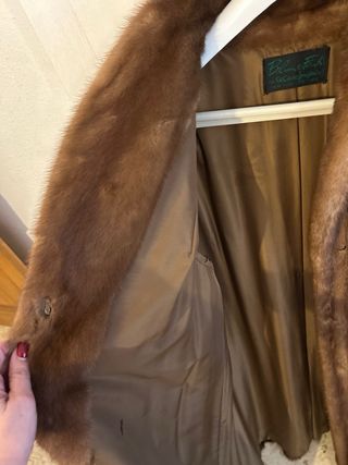 Abrigo de piel color canela