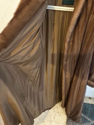 Abrigo de piel color canela