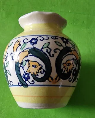 Piccola brocca in ceramica decorata