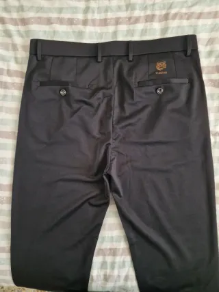 Pantalón de hombre totalmente nuevo