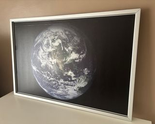 Lienzo con marco Tierra Ikea