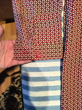 Mono estampado rojo y blanco