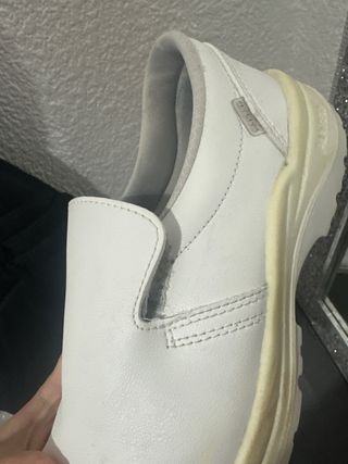 Zapatos de trabajo blancos