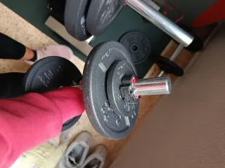 Rack, banco, barra y discos gimnasio