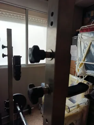 Rack, banco, barra y discos gimnasio