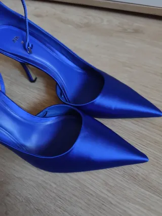 Zapatos de tacón Zara azules