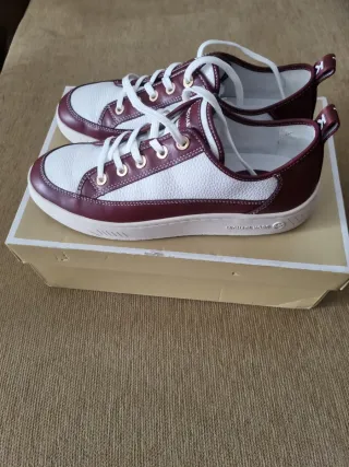 Zapatillas Michael Kors Blancas y Rojas