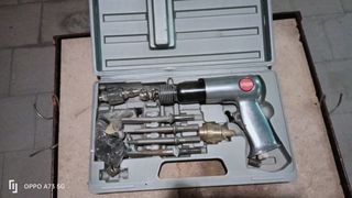 Martello pneumatico Vanex con accessori