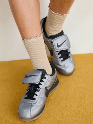 Nike Cortez SE Edición Limitada Plata
