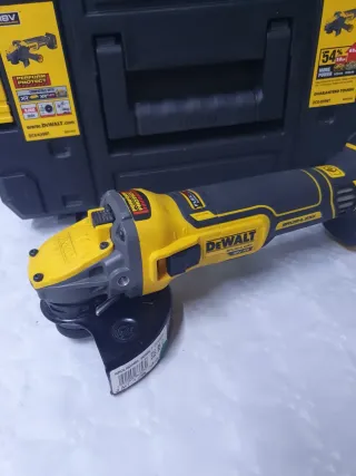 Amoladora a batería DeWalt + 2 baterías