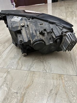 Faro derecho SEAT ATECA (Cristal roto)