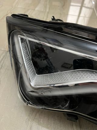 Faro derecho SEAT ATECA (Cristal roto)
