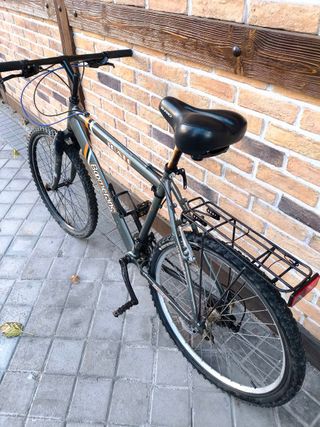 Bicicleta Urbana Trekking Ligera y Cómoda