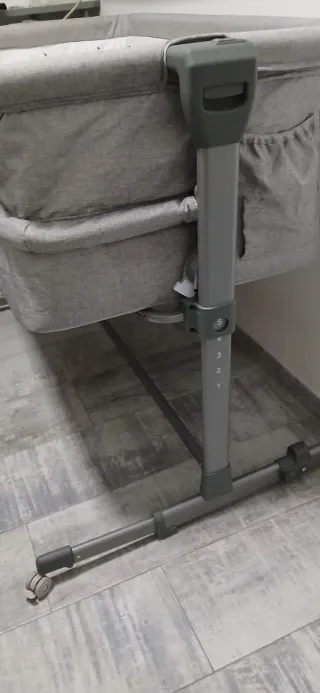 Minicuna gris con colchón