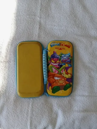 Funda Nintendo Switch Superthings