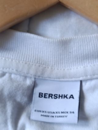 Camiseta Bershka Blanca Newport T. XS (Oversize)