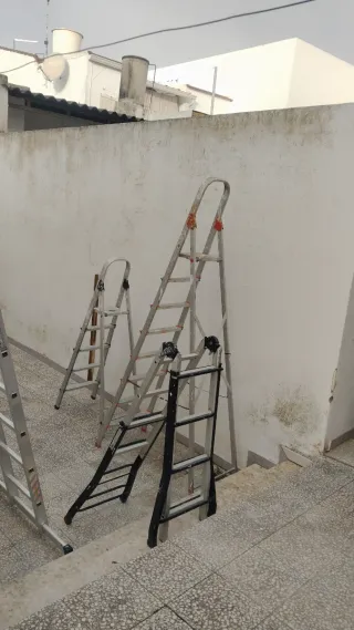 Alquiler Andamio con ruedas azul