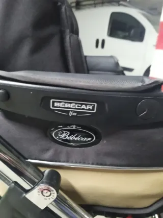 Carrito de bebé Bebecar tres piezas .