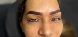 Micro pigmentación de cejas