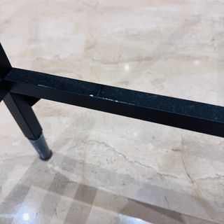 Mesa de cristal y metal negra