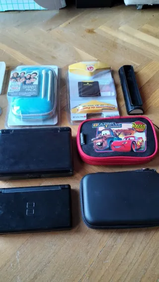 Nintendo DS Negra + Accesorios