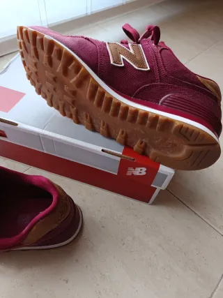 New Balance Zapatillas Burdeos y Marrones