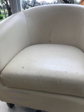 Sillón Polipiel Blanco con rozaduras ,rotura 4 cm