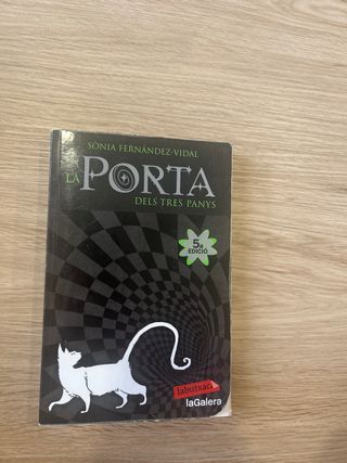 La porta dels tres panys