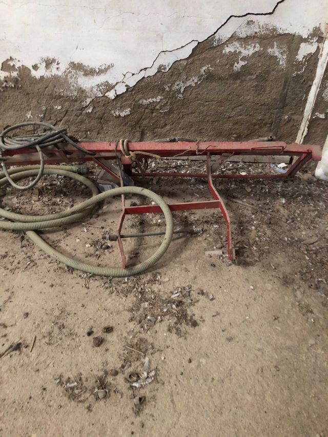 Máquina herbicida  agricol y barra de aplicación.