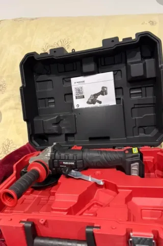 Amoladora Angular Parkside 20V Radial